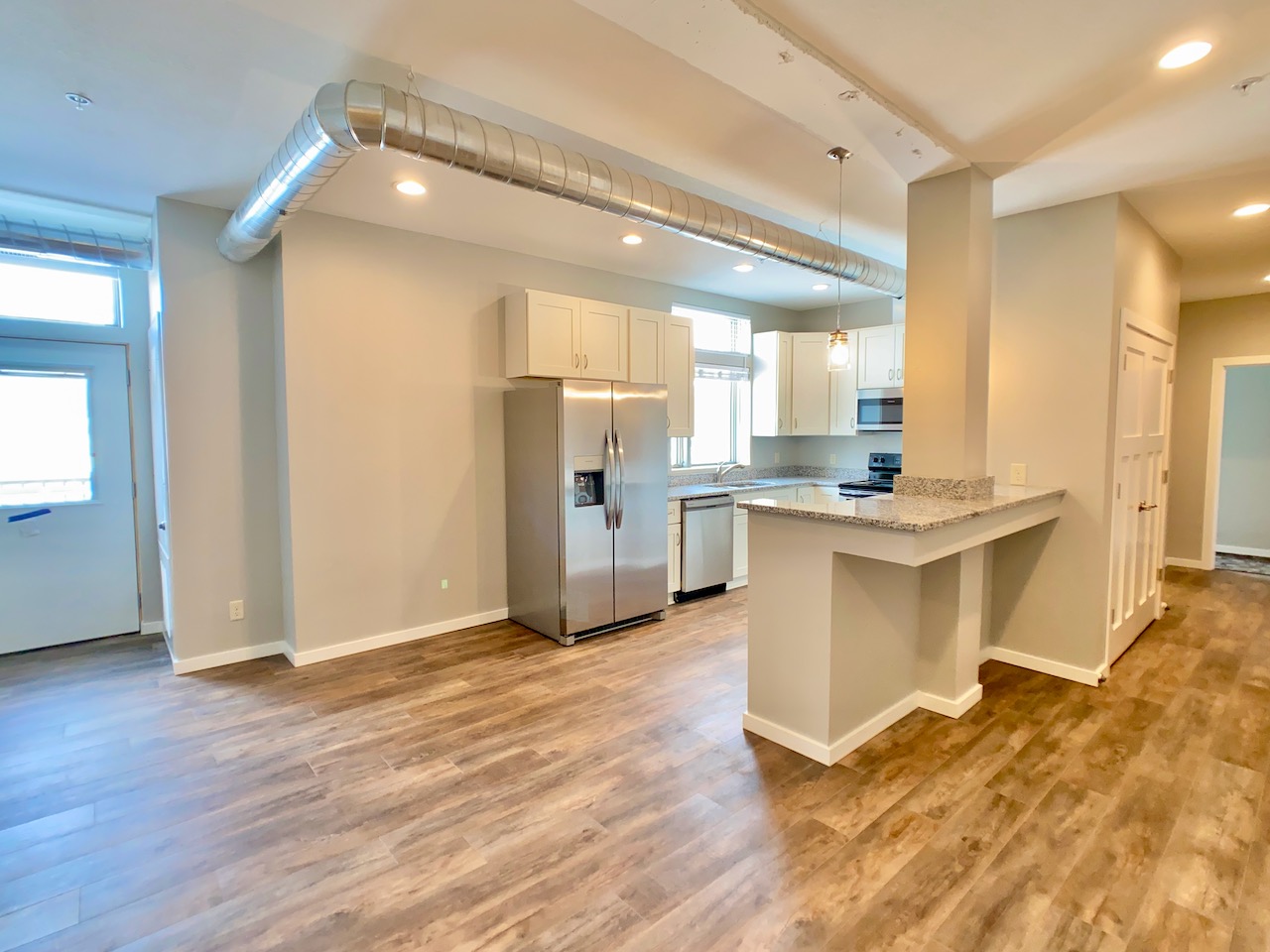 207 4th St. E. - 21
