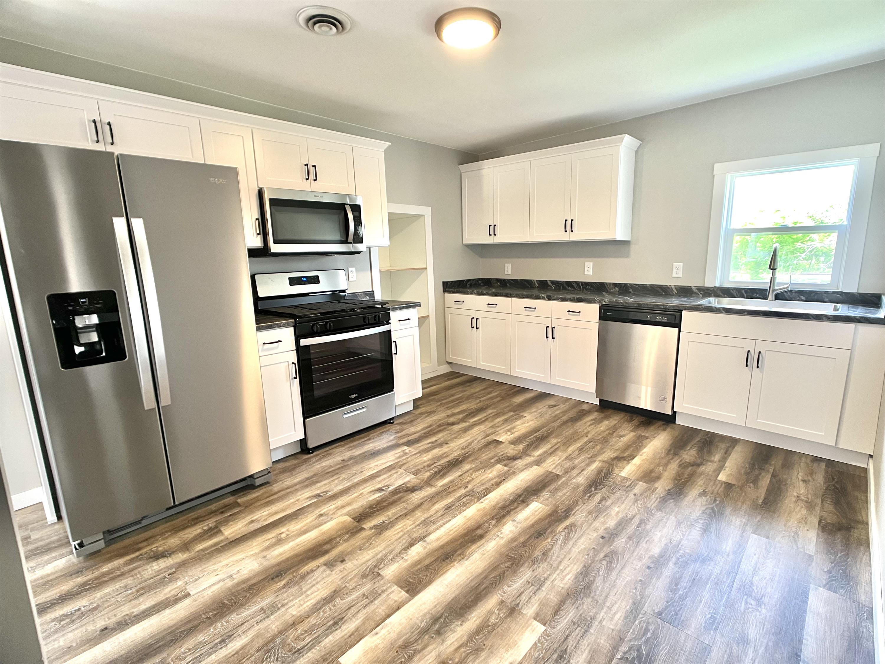 930 South Broadway Avenue - 4